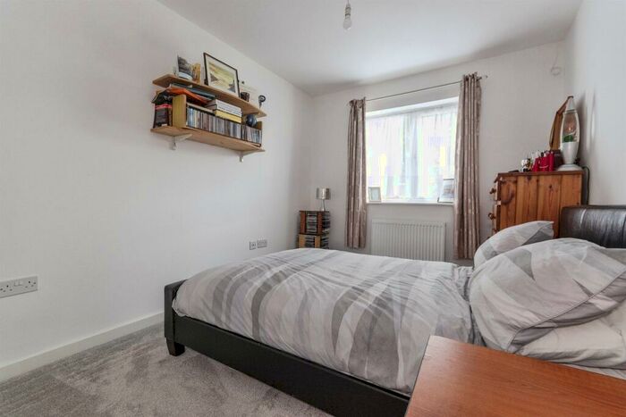 1 Bedroom Flat For Sale In Pix Court, Arlesey, SG15