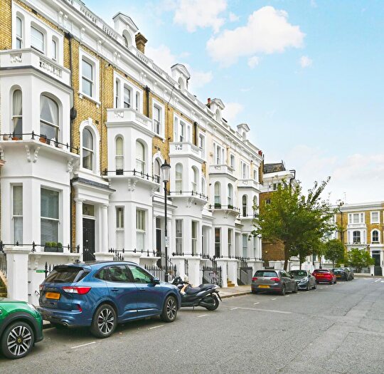 2 Bedroom Apartment For Sale In Westgate Terrace, London, SW10