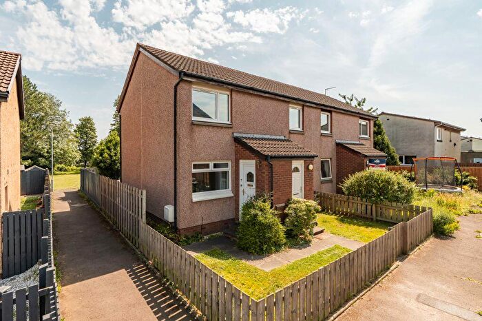 2 Bedroom Flat For Sale In Craigievar Square, Edinburgh, EH12