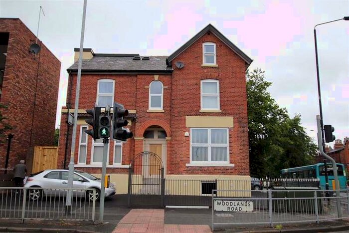 2 Bedroom Flat To Rent In Woodlands Road, Altrincham, WA14