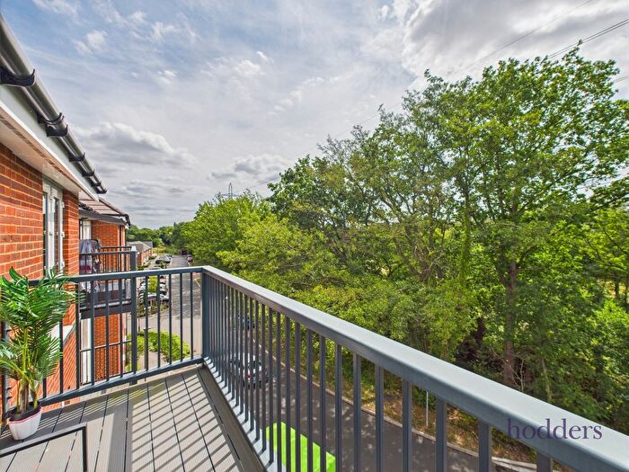 2 Bedroom Flat For Sale In Blackbess Lane, Chertsey, Surrey, KT16