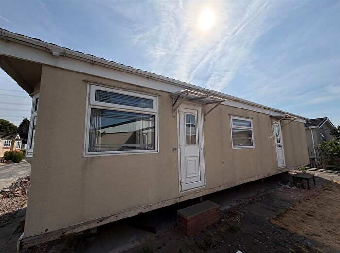 Mobile/park Home For Sale In Riverdale Park, Staveley, Chesterfield, S43