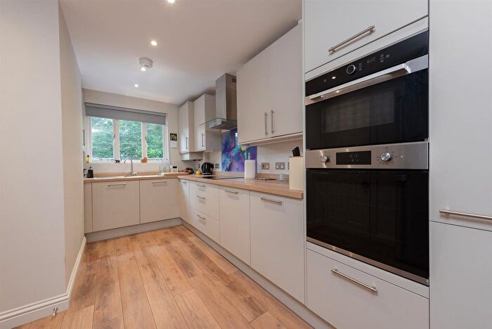 4 Bedroom Terraced House For Sale In Sycamore Way, Teddington, TW11