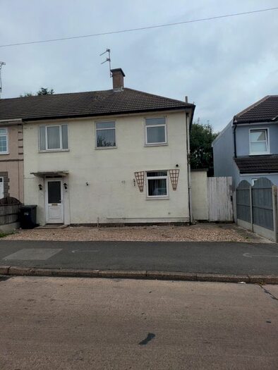 3 Bedroom Semi-Detached House To Rent In Aylestone Drive, Leicester, LE2