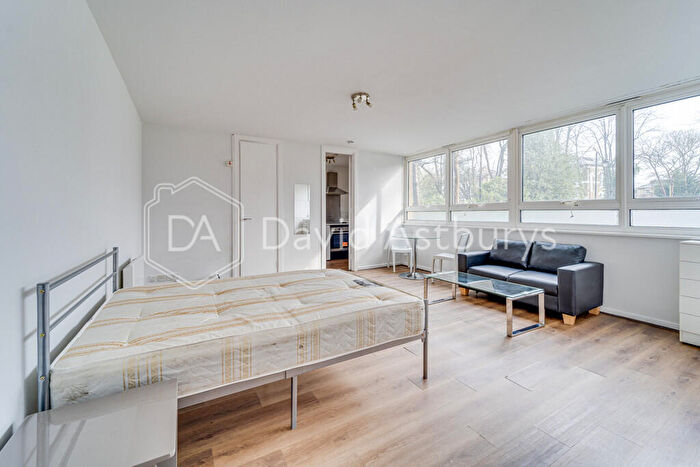 Apartment To Rent In Hornsey Lane, London, N6