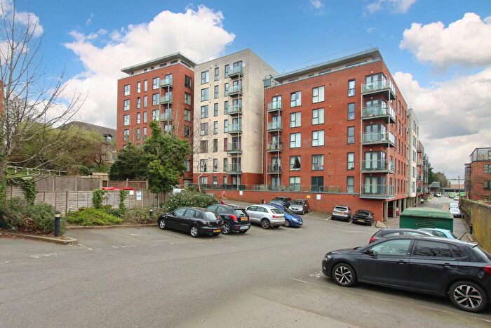 2 Bedroom Flat For Sale In Midland Road, Hemel Hempstead, HP2