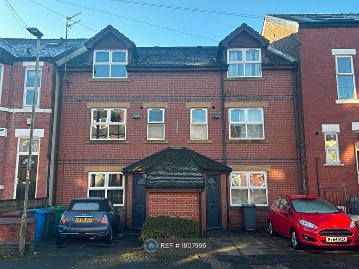 5 Bedroom Semi-Detached House To Rent In Lausanne Road, Manchester, M20