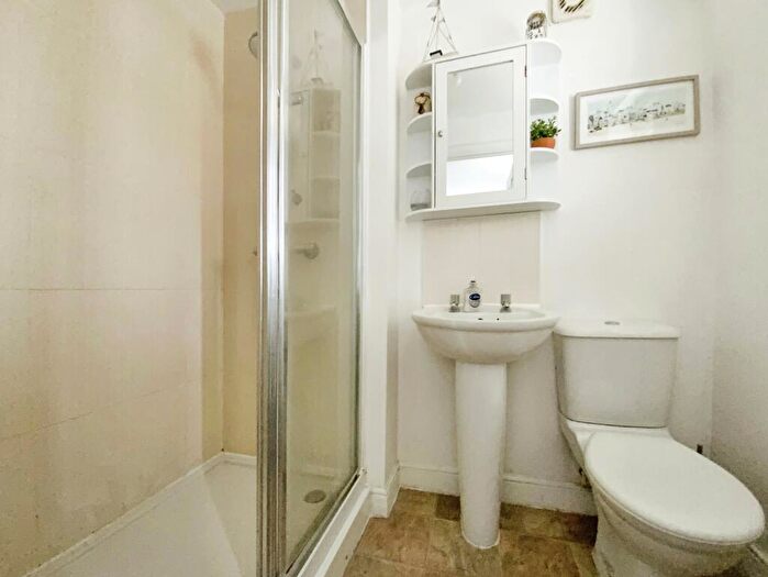 3 Bedroom Detached House For Sale In Hyde Park Road, Kingswood, Hull, HU7