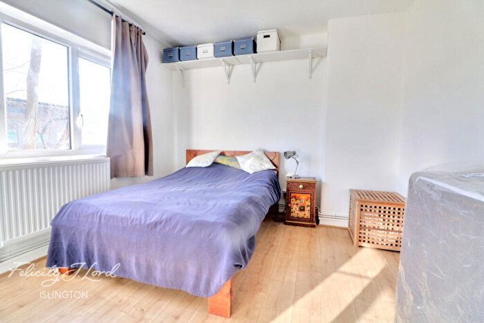 2 Bedroom Apartment To Rent In Nightingale Road, London, N1