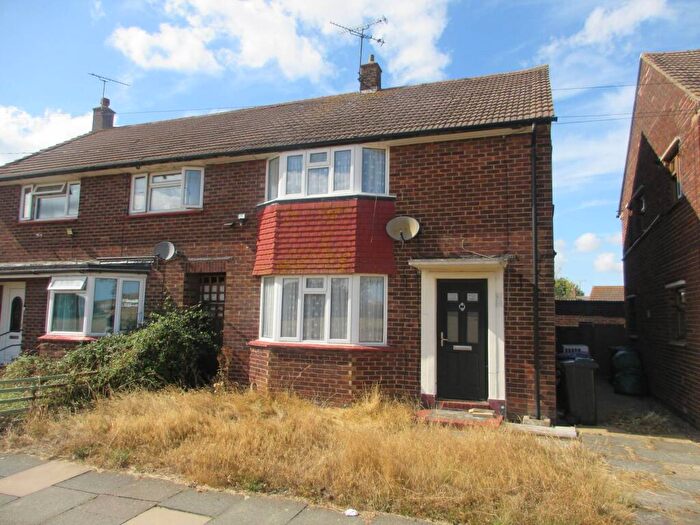 3 Bedroom Semi-Detached House To Rent In Chaingate Avenue, Southend On Sea, SS2
