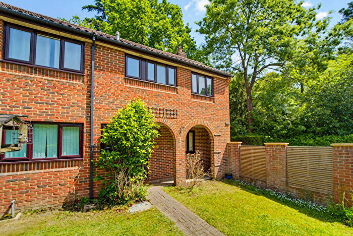 4 Bedroom Semi-Detached House For Sale In Guildford Road, Ottershaw, KT16