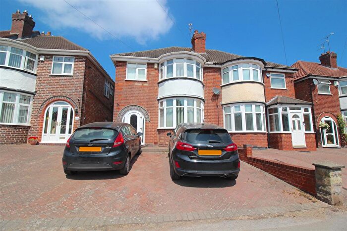 3 Bedroom Semi-Detached House For Sale In Moat Lane, Yardley, Birmingham, B26