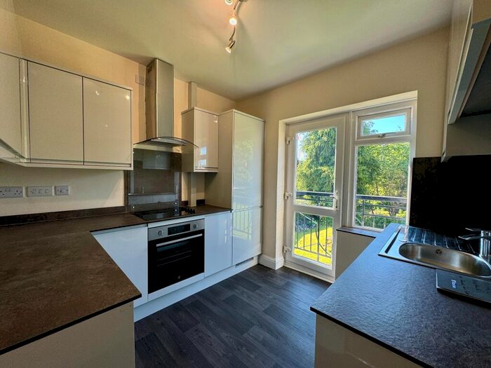 2 Bedroom Apartment To Rent In Bath Road, Taplow, Buckinghamshire, SL6