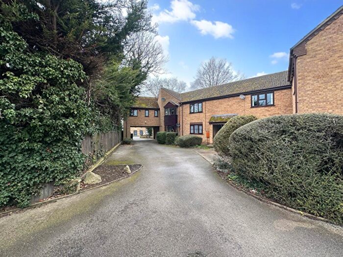 2 Bedroom Flat For Sale In Huntingdon Street, St. Neots, PE19