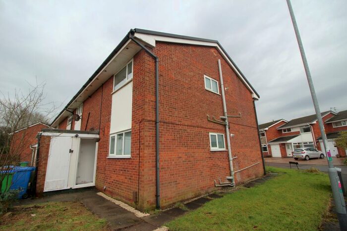1 Bedroom Flat To Rent In Andover Avenue, Middleton, M24