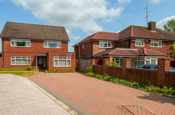 4 Bedroom Detached House To Rent In Park View Drive South, Charvil, RG10