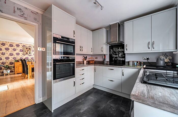 3 Bedroom Bungalow For Sale In Victoria Road, Mortimer Common, Reading, Berkshire, RG7