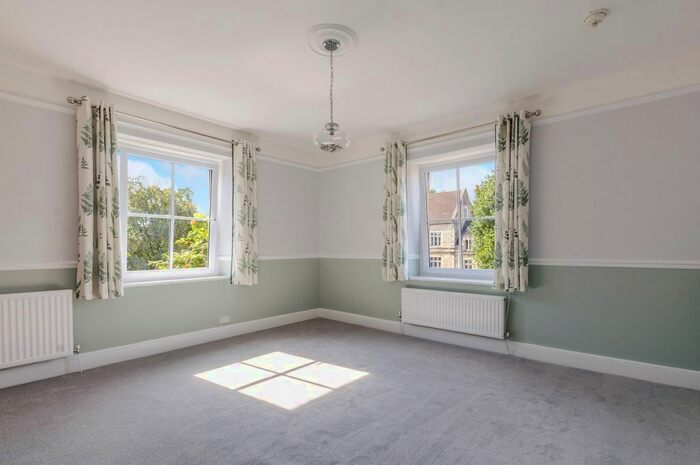 1 Bedroom Flat To Rent In Victoria Road, Cirencester, GL7
