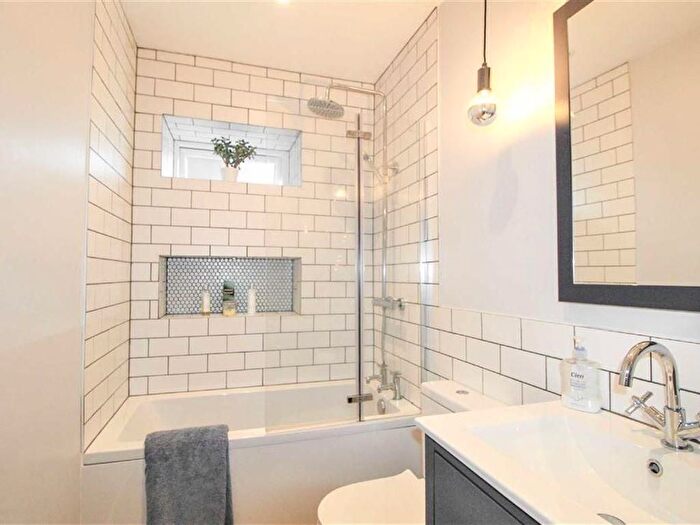 3 Bedroom Semi-Detached House To Rent In Kings Road, Slough, SL1