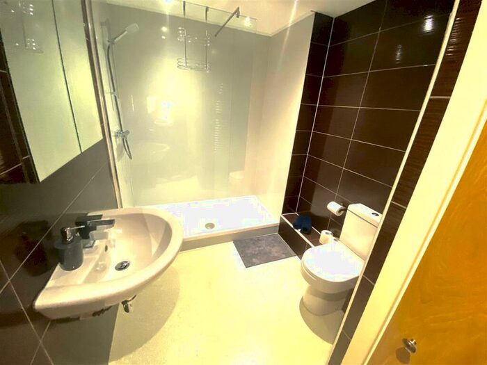 4 Bedroom Flat To Rent In Denby Street, Sheffield, S2