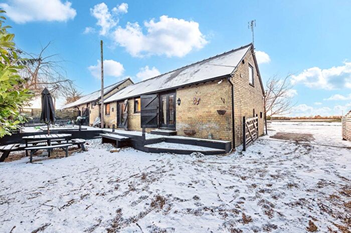 2 Bedroom Semi-Detached Bungalow For Sale In Old Wimpole Road, Arrington, SG8