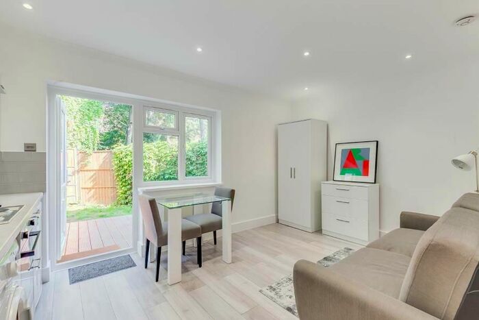 Studio To Rent In Aberdare Gardens, London, NW6
