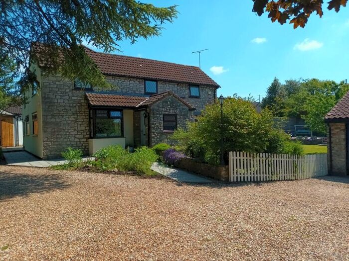 3 Bedroom Detached House For Sale In Gloucester Road, Rudgeway, Bristol, BS35