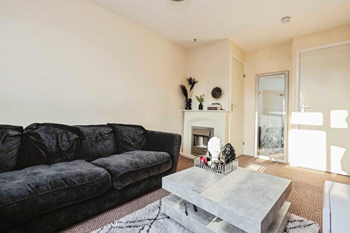 1 Bedroom Flat For Sale In Garratt Close, Oldbury, B68
