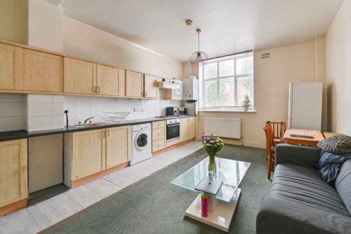1 Bedroom Flat To Rent In Lewisham Way, London, SE14