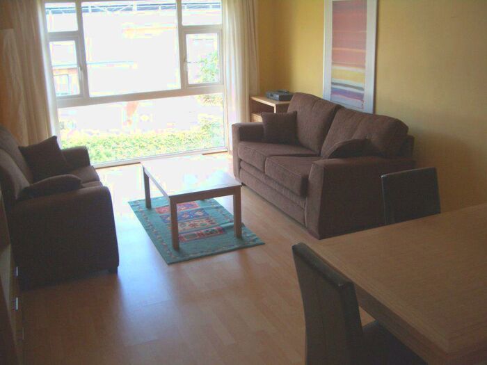 2 Bedroom Flat To Rent In Flat, Elizabeth Court, Metchley Lane, B17