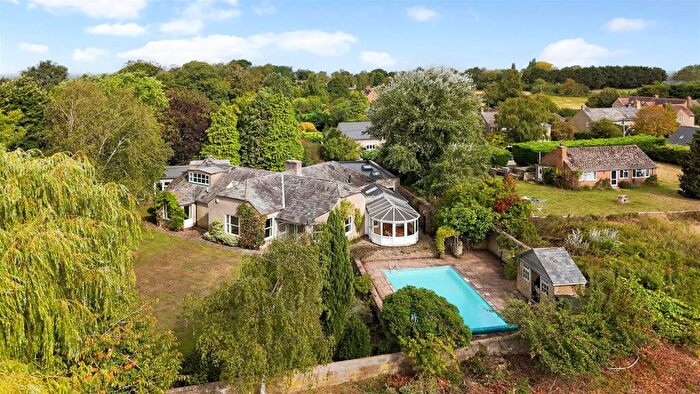 6 Bedroom Detached House For Sale In Hinton Waldrist, Oxfordshire, SN7