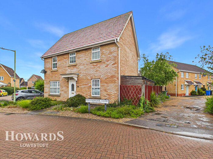 3 Bedroom Detached House For Sale In Willowbrook Close, Lowestoft, NR33