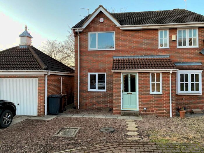 2 Bedroom Semi-Detached House To Rent In The Wickets, Leeds, West Yorkshire, LS6