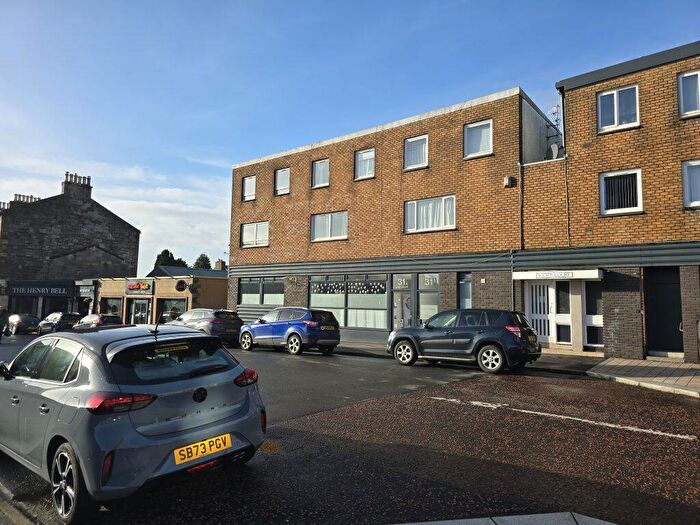 3 Bedroom Flat To Rent In Scott Court, Helensburgh, G84