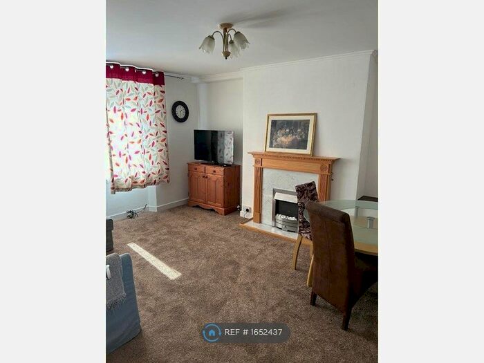 2 Bedroom Flat To Rent In Glenbervie Road, Aberdeen, AB11