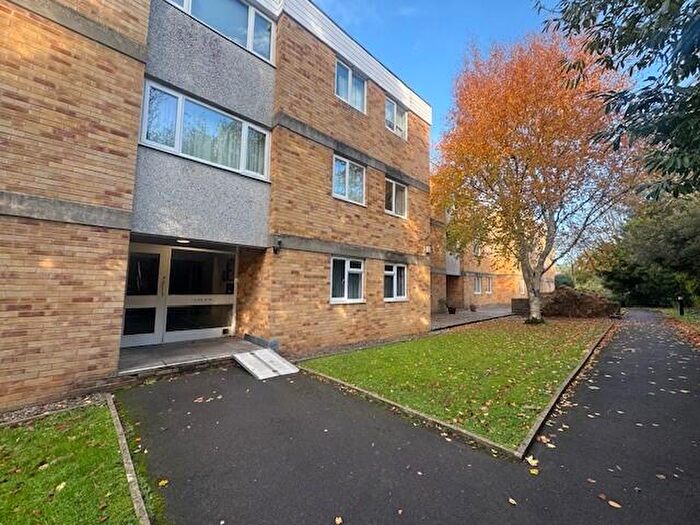 2 Bedroom Apartment To Rent In Hazelwood Road, Bristol, BS9