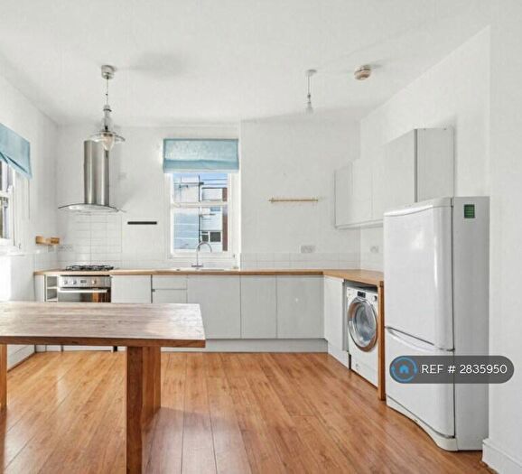 2 Bedroom Flat To Rent In Carlton Mansions, London, N16