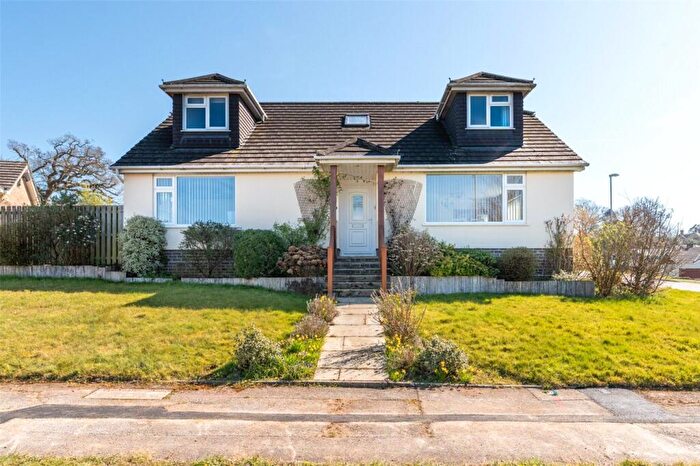 4 Bedroom Detached House For Sale In Glendale Close, Wimborne, Dorset, BH21