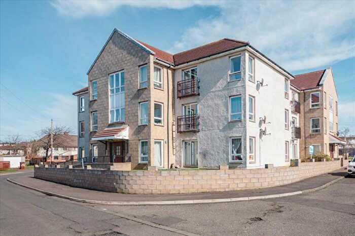 3 Bedroom Apartment For Sale In Flat F Mcgrigor House Globe Road, Rosyth, KY11