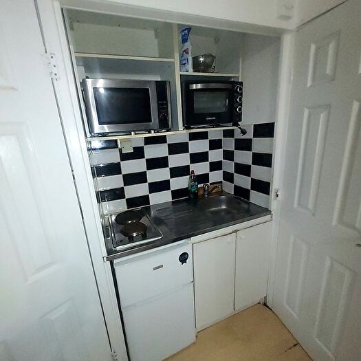 Studio To Rent In Cheshire Close, Mitcham, CR4