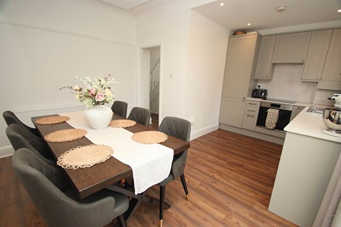 3 Bedroom Semi-detached House For Sale In Court Road, Orpington, BR6