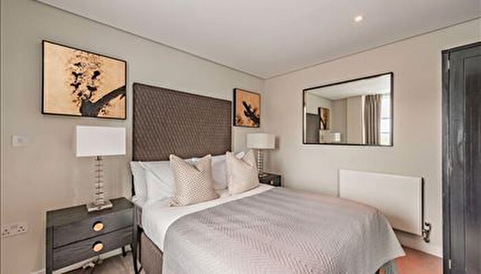 3 Bedroom Flat To Rent In Merchant Square East, London, W2