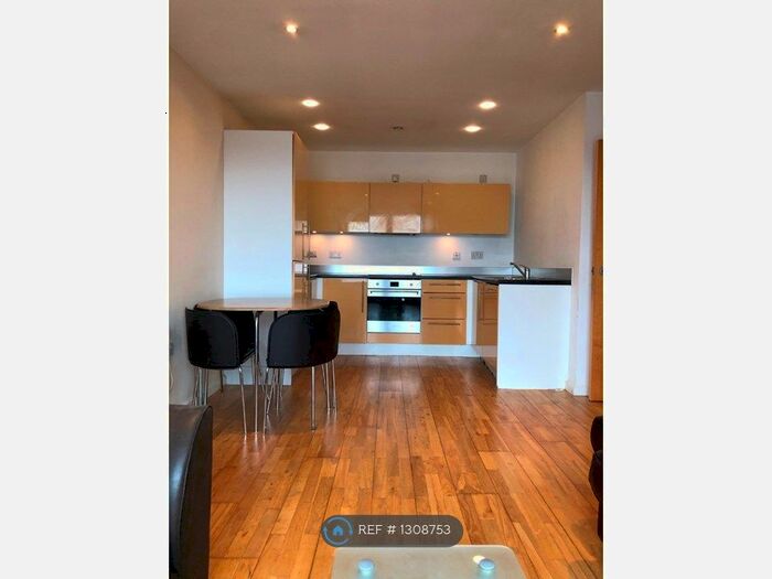 2 Bedroom Flat To Rent In Skinner Lane, Leeds LS7