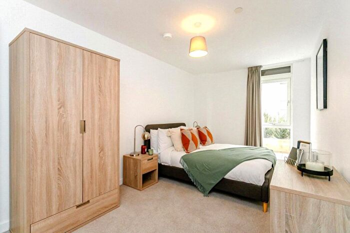 2 Bedroom Apartment To Rent In The Priory Queensway, Birmingham, West Midlands, B4