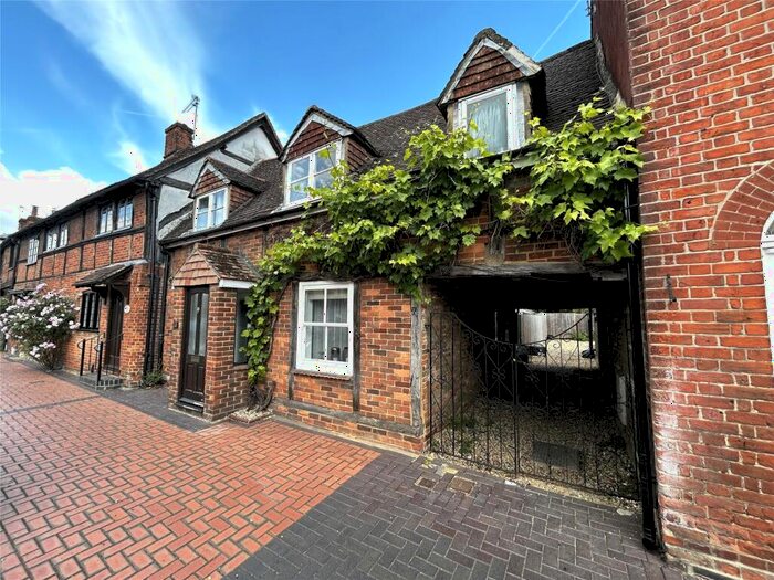 1 Bedroom Maisonette To Rent In Rose Street, Wokingham, Berkshire, RG40