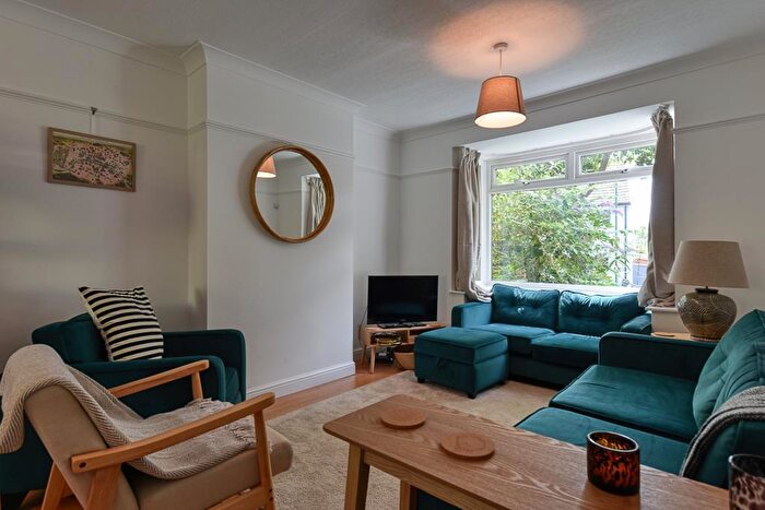 3 Bedroom House For Sale In Warren Avenue, Nottingham, NG5