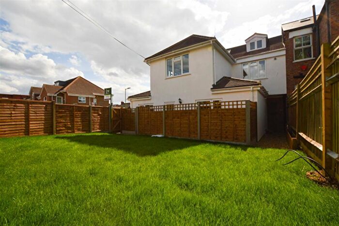 1 Bedroom Apartment To Rent In High Street, London Colney, AL2
