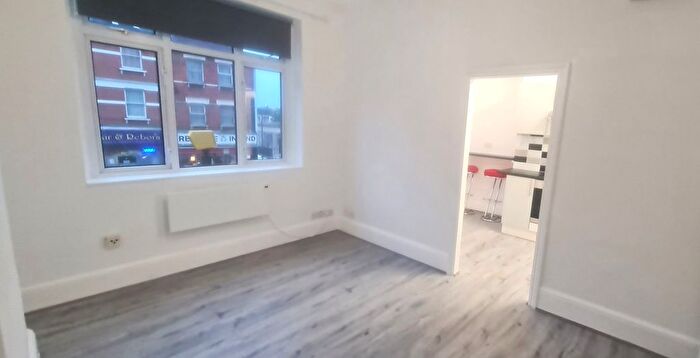 1 Bedroom Flat To Rent In Burlington Parade, Gratton Terrace, Cricklewood, NW2