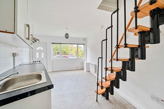 1 Bedroom Detached House For Sale In Courthill Road, Lewisham, London, SE13