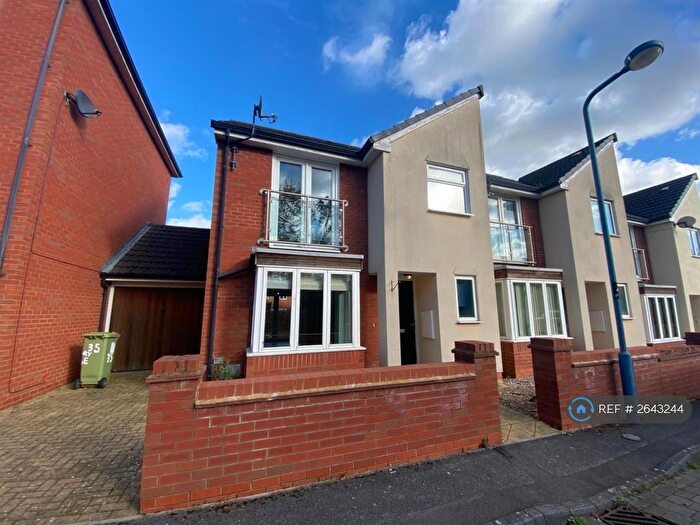 3 Bedroom Terraced House To Rent In Hunsbury Chase, Broughton, Milton Keynes, MK10